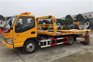 夏津哪里有拖车服务